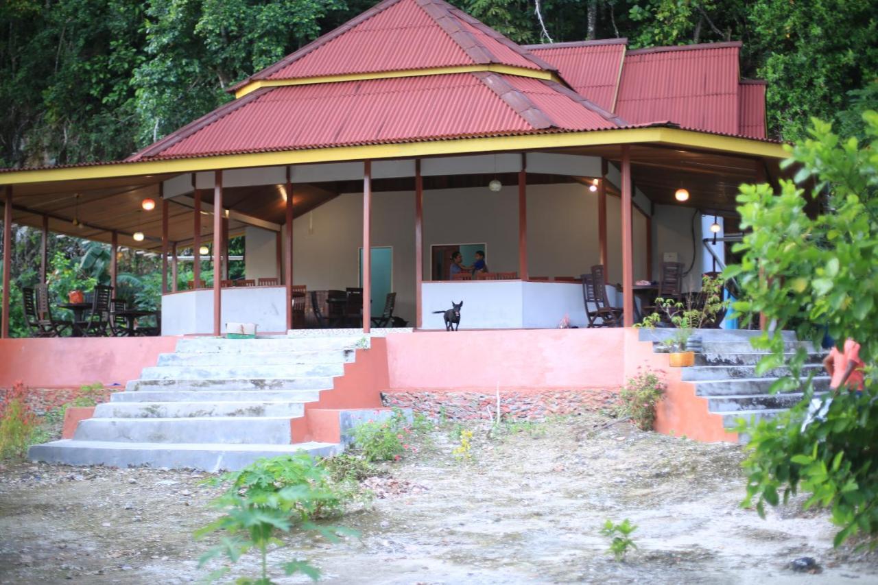 Amoryg Resort And Dive Raja Ampat Pulau Mansuar Esterno foto