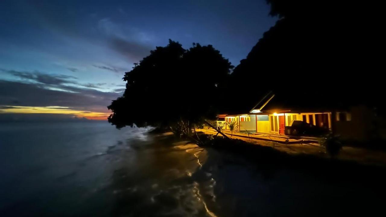 Amoryg Resort And Dive Raja Ampat Pulau Mansuar Esterno foto
