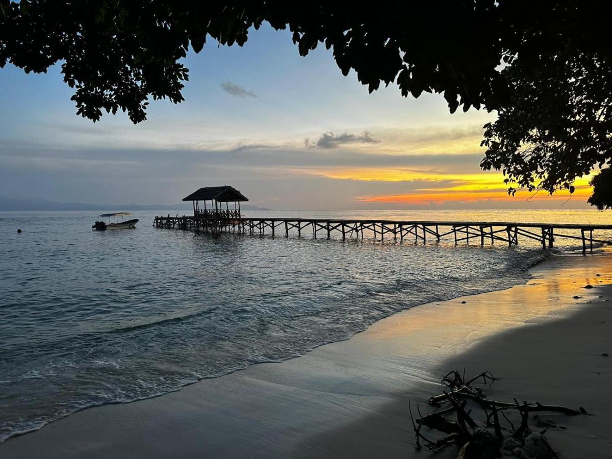Amoryg Resort And Dive Raja Ampat Pulau Mansuar Esterno foto